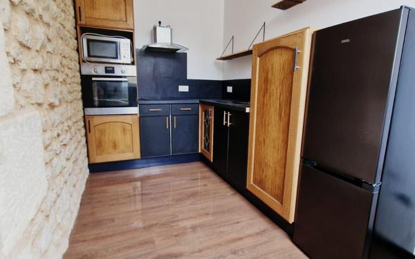 Immeuble à vendre    23 pièces •  Saint-Jean-d'Angély