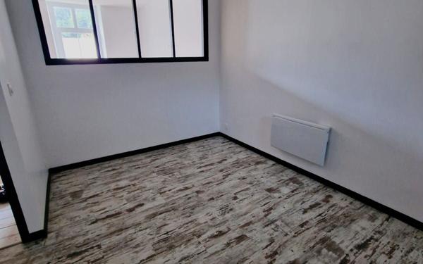 Immeuble à vendre    23 pièces •  Saint-Jean-d'Angély