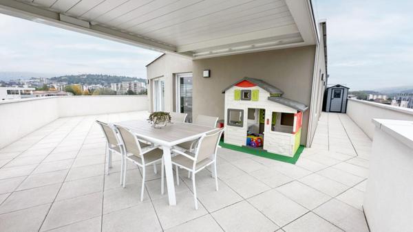 ANNEMASSE  Appartement  T4 en attique , 91 m2, terrasse 80 M2, vue panoramique , 799000 euros