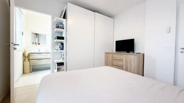 ANNEMASSE  Appartement  T4 en attique , 91 m2, terrasse 80 M2, vue panoramique , 799000 euros