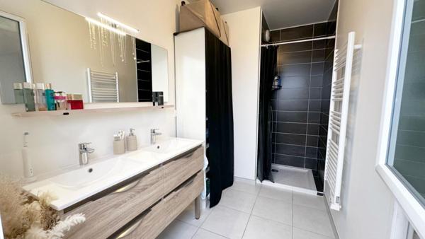 ANNEMASSE  Appartement  T4 en attique , 91 m2, terrasse 80 M2, vue panoramique , 799000 euros