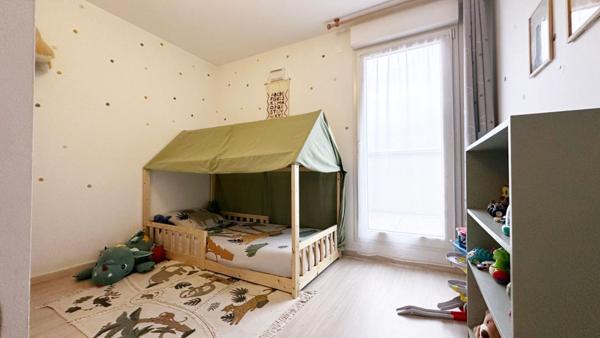 ANNEMASSE  Appartement  T4 en attique , 91 m2, terrasse 80 M2, vue panoramique , 799000 euros