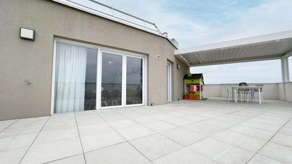 ANNEMASSE  Appartement  T4 en attique , 91 m2, terrasse 80 M2, vue panoramique , 799000 euros