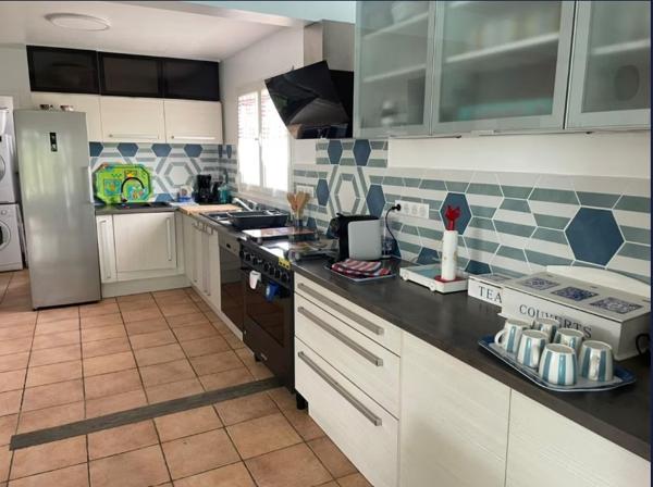 ENSEMBLE IMMOBILIER D'EXCEPTION À ÉTEL ? RÉSIDENCE PRINCIPALE & GÎTES ? PISCINE ? DPE B