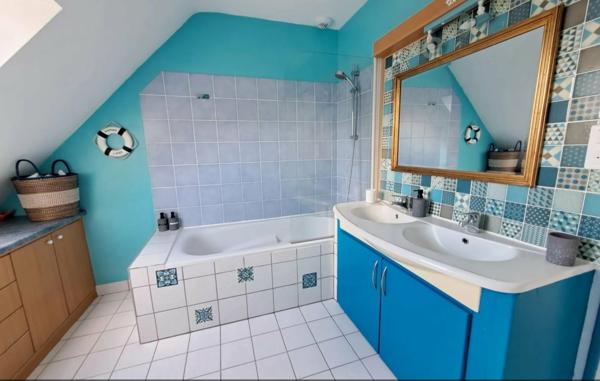 ENSEMBLE IMMOBILIER D'EXCEPTION À ÉTEL ? RÉSIDENCE PRINCIPALE & GÎTES ? PISCINE ? DPE B