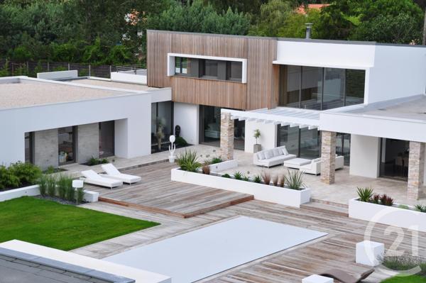 Maison à vendre  10 pièces - 384,40 m2 ST HILAIRE DE RIEZ - 85