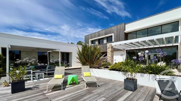 Maison à vendre  10 pièces - 384,40 m2 ST HILAIRE DE RIEZ - 85