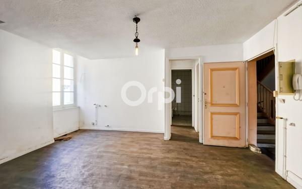 Appartement à vendre    2 pièces •  Oloron-Sainte-Marie