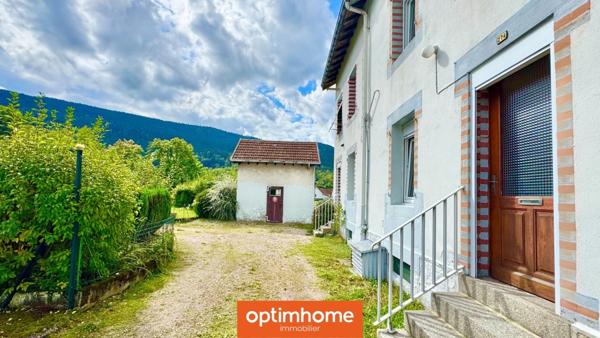 🏡 Maison mitoyenne de 125 m² – 4 chambres + greniers aménageables – Jardins + Garage – Saulxures-sur-Moselotte