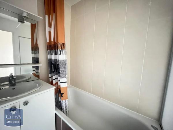 Appartement à louer 4 pièces 84.3m² Bourges (18000)