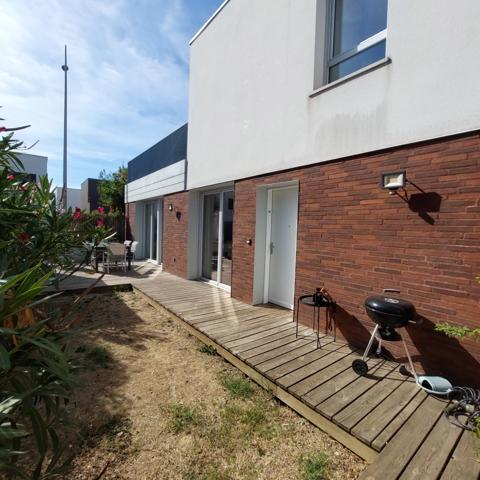 Maison contemporaine T4 avec jardin, parking et garage