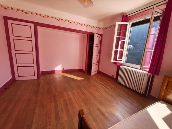 Maison 130 m² rénovée, 4 chambres, grand salon, garage