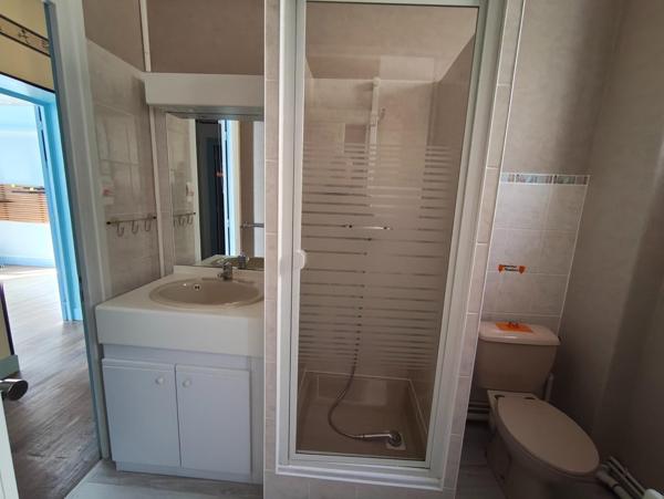 Maison 130 m² rénovée, 4 chambres, grand salon, garage