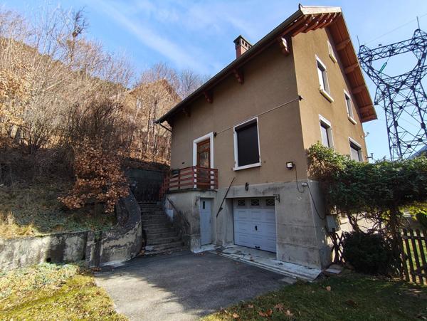 Maison 130 m² rénovée, 4 chambres, grand salon, garage