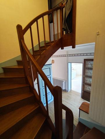 Maison 130 m² rénovée, 4 chambres, grand salon, garage