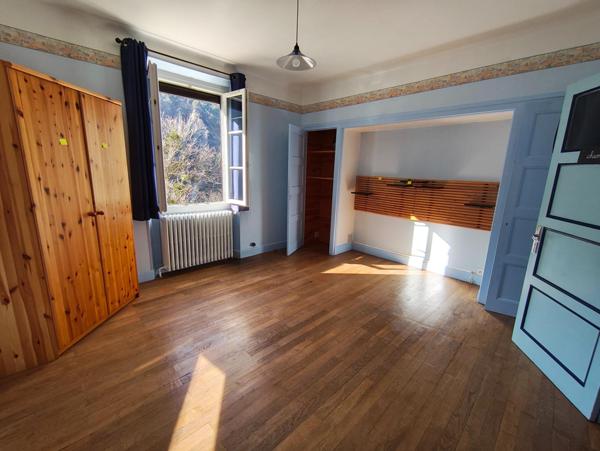 Maison 130 m² rénovée, 4 chambres, grand salon, garage