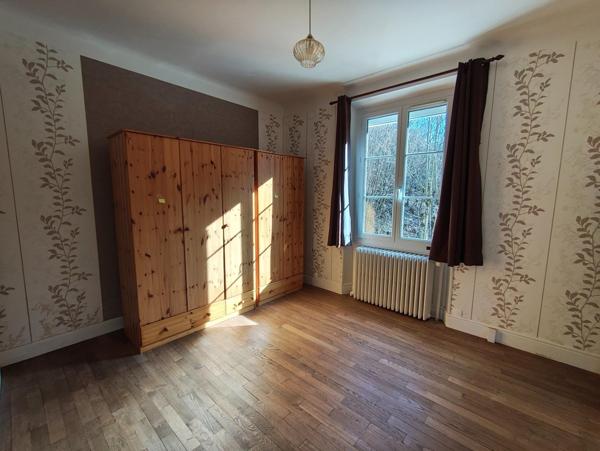 Maison 130 m² rénovée, 4 chambres, grand salon, garage