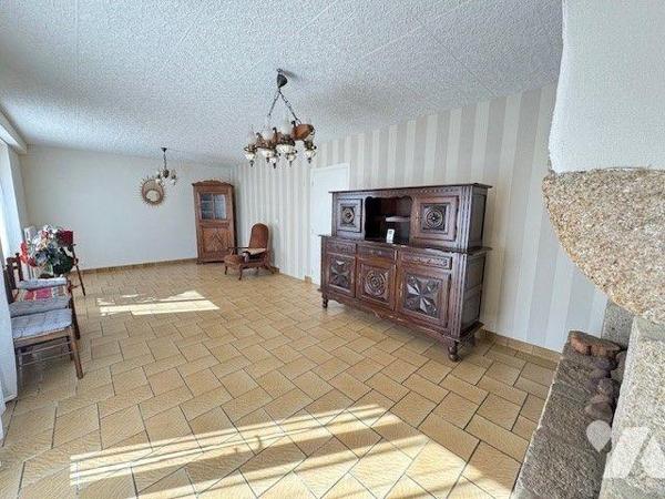 À vendre maison à ARZANO (29)

Axe QUIMPERLE - ARZANO. Maison en pierre exposée sud-est. Ce b...