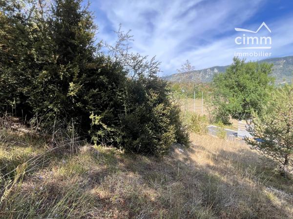 LA CHAPELLE-EN-VERCORS – TERRAIN CONSTRUCTIBLE DE 921 M²