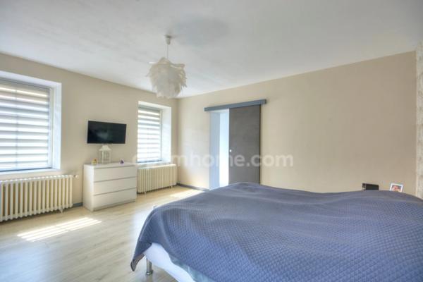 Baisse de prix à Metzervisse – Maison 230 m² avec cour, jardin, potentiel évolutif