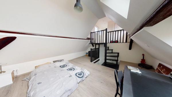 Charmante Maison de Ville Atypique de 160 m² - Proche de Toutes Commodités