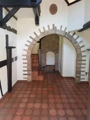 Charmante Maison de Ville Atypique de 160 m² - Proche de Toutes Commodités