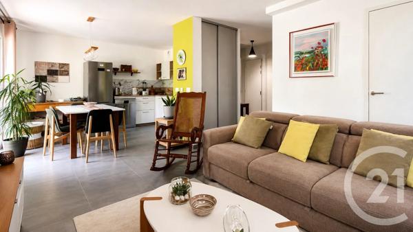 Appartement Duplex à vendre  4 pièces - 96,96 m 2   VERGEZE  - 30