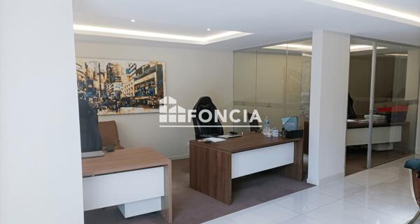 À vendre Local commercial 100 m² - Saint-raphaël 83700