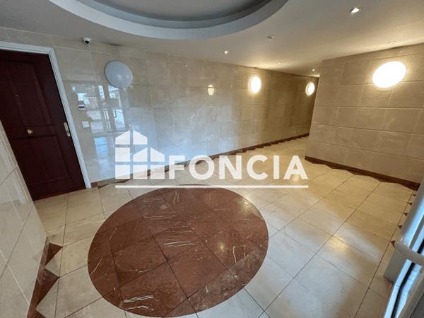 Location Studio 22.91 m² - 27 RUE RICHARD LENOIR Caen 14000