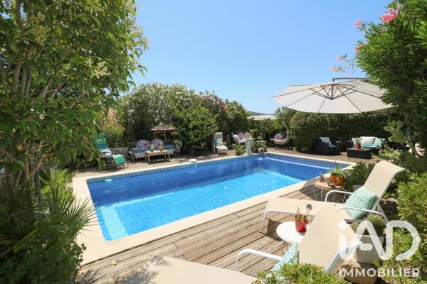 Maison à vendre 13 pièces 255 m² Pierrefeu-du-Var
