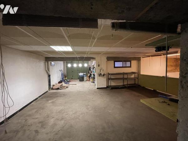 Villa avec piscine et grand terrain arboré