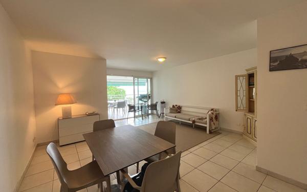 Appartement à vendre    4 pièces • 126 m2 Fort-de-France