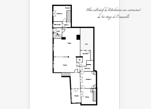 Maison individuelle de ville à CEBAZAT (63) avec garages, cour, jardin, dépendances et T2 indépendant.