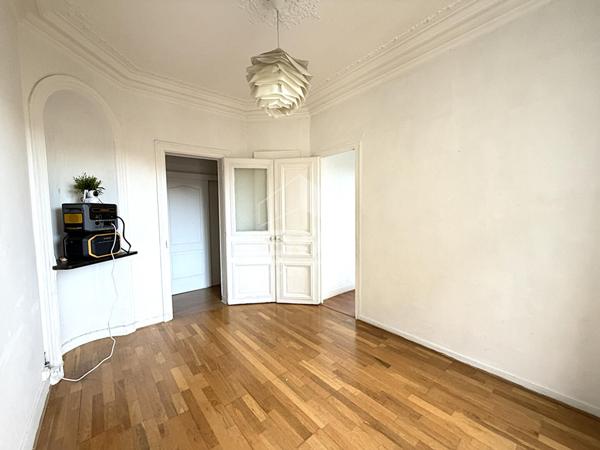 Appartement 3 pièces - Vue mairie