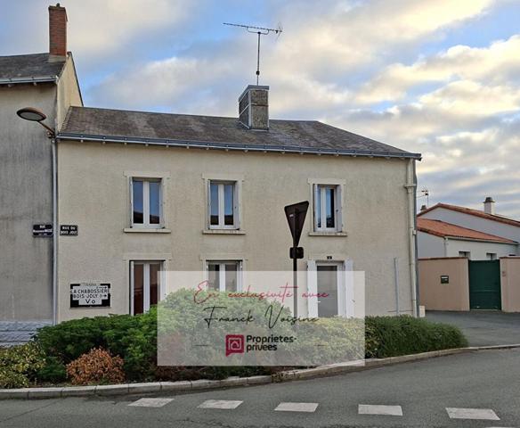 A VENDRE en EXCLUSIVITE aux Herbiers, maison de 130 m2 avec 4 chambres et 1 bureau sur une parcelle de 125 m2