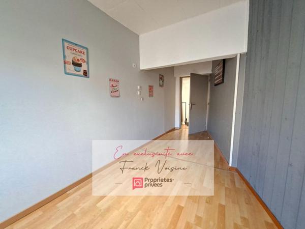 A VENDRE en EXCLUSIVITE aux Herbiers, maison de 130 m2 avec 4 chambres et 1 bureau sur une parcelle de 125 m2