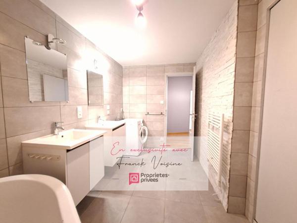 A VENDRE en EXCLUSIVITE aux Herbiers, maison de 130 m2 avec 4 chambres et 1 bureau sur une parcelle de 125 m2
