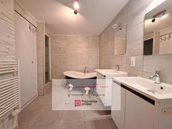 A VENDRE en EXCLUSIVITE aux Herbiers, maison de 130 m2 avec 4 chambres et 1 bureau sur une parcelle de 125 m2
