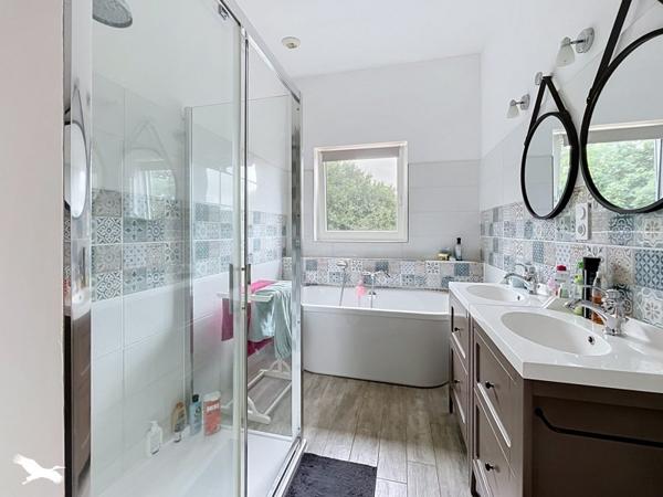 Maison à vendre 525 000 € Guilers 6 p 142 m² DPE A