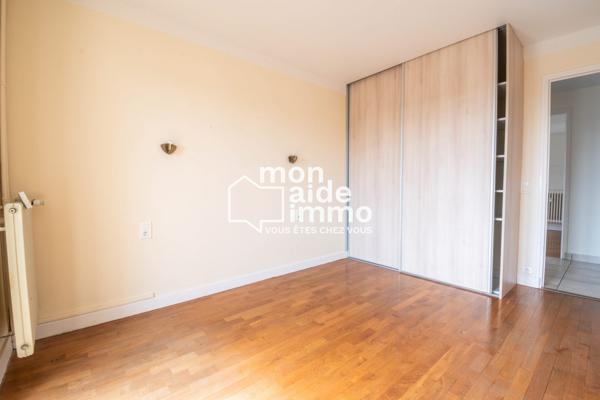 Appartement T3 avec balcons, cave et place de parking