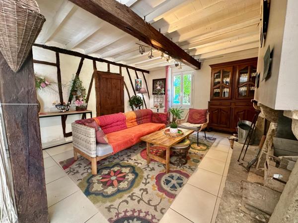 Maison de caractère des années 1940 d'environ 175m² avec multiples dépendances sur un terrain d'environ 6200m²