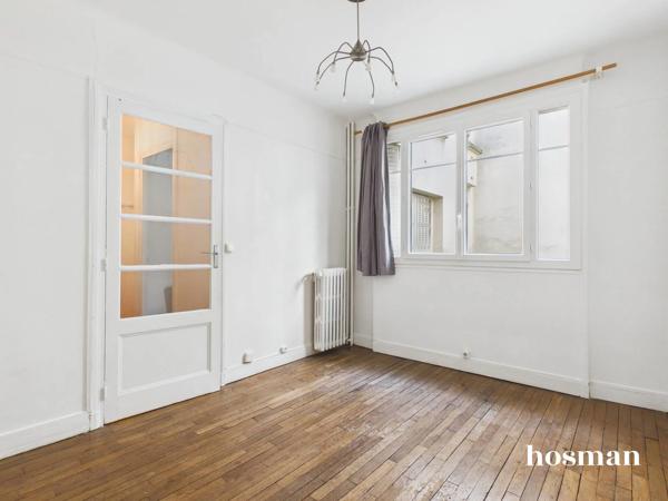 Studio avec cuisine séparée de 24 m² - avec ascenseur et cave - Rue Turgot, Paris 9ème