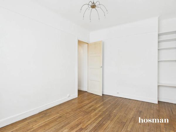 Studio avec cuisine séparée de 24 m² - avec ascenseur et cave - Rue Turgot, Paris 9ème