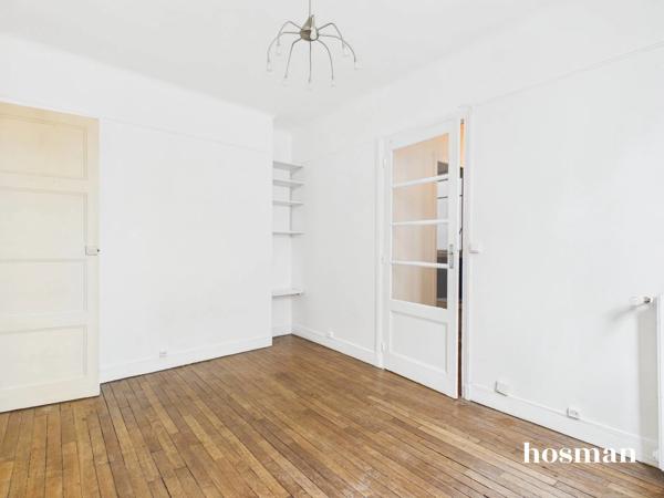 Studio avec cuisine séparée de 24 m² - avec ascenseur et cave - Rue Turgot, Paris 9ème