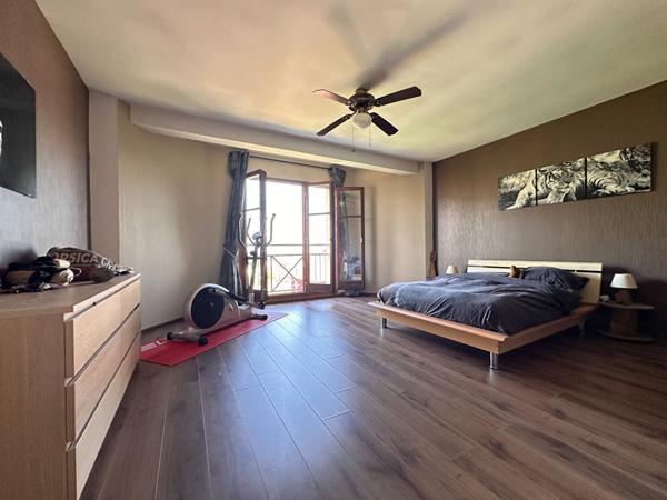 Appartement - 4 pièces - 121 m²