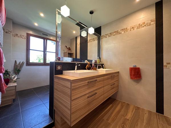 Appartement - 4 pièces - 121 m²