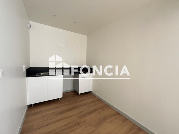 Location Studio 28.81 m² - Guingamp 22200