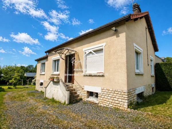 Vue sur le jardin, bien situé dans LIGUEIL, proche du centre à pieds et du cabinet médical