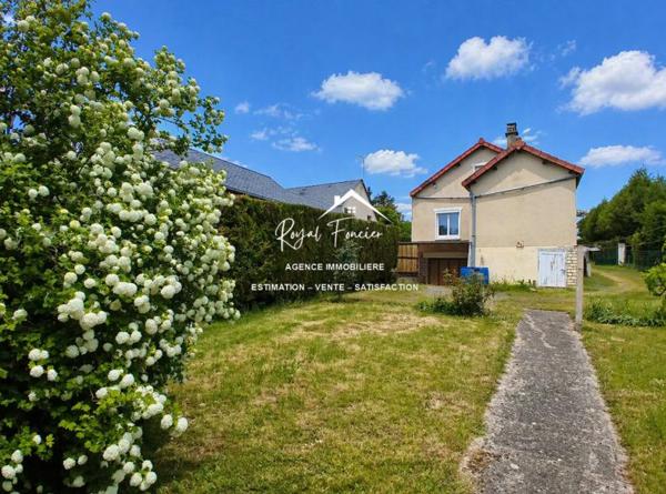 Vue sur le jardin, bien situé dans LIGUEIL, proche du centre à pieds et du cabinet médical