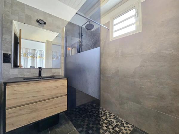 Maison 7 pièces – 190 m² – Étang-Salé-les-Hauts